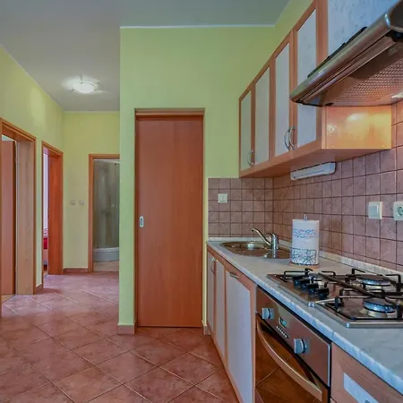 Lavanda Apartman Póla