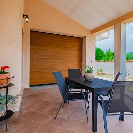 Lavanda Apartman Póla